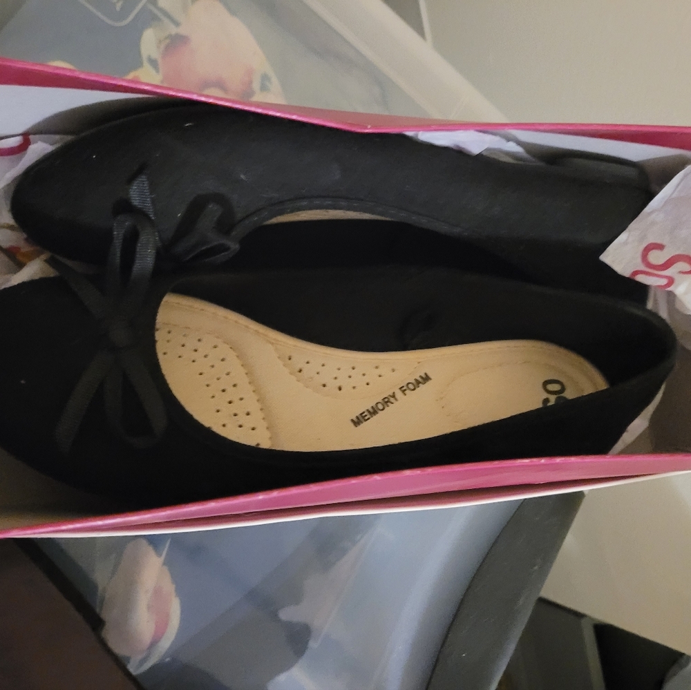 SO memory foam flats